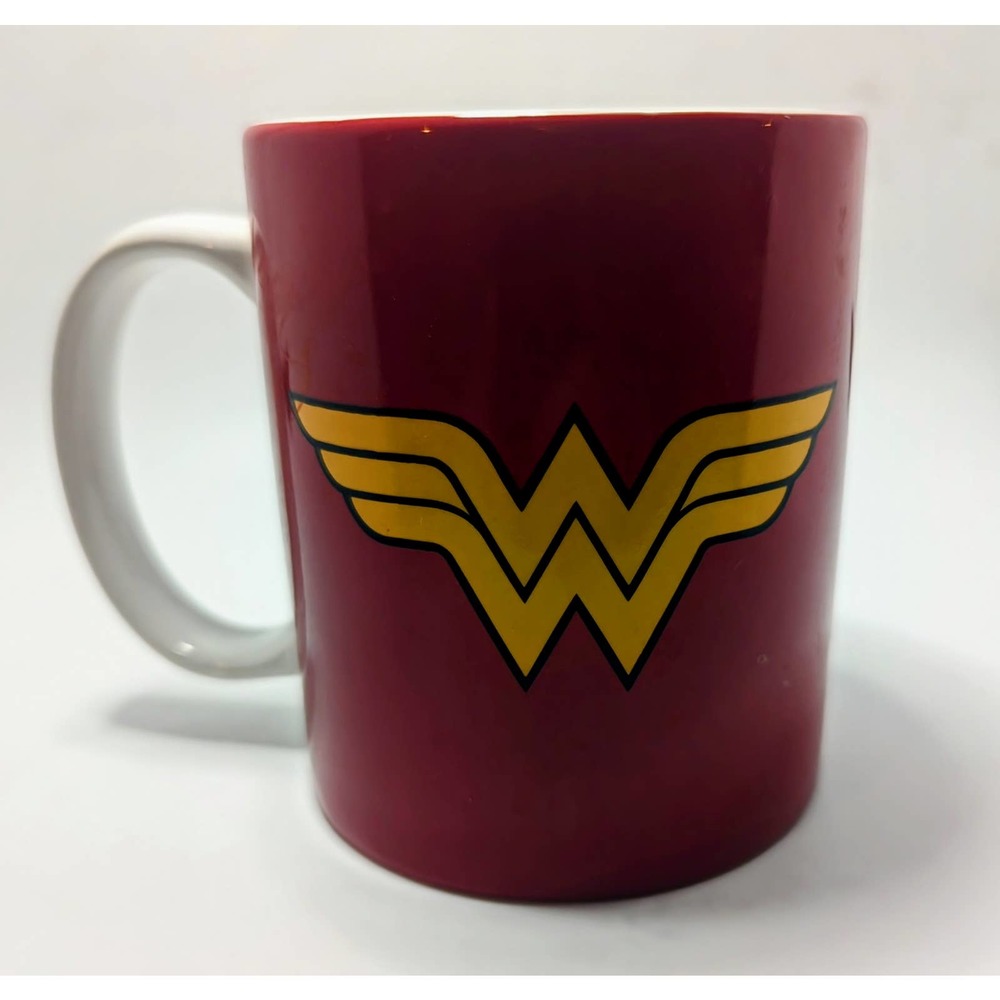 DC Comics WONDER WOMAN WW  Ceramic Coffee Mug Tea Cup 2011